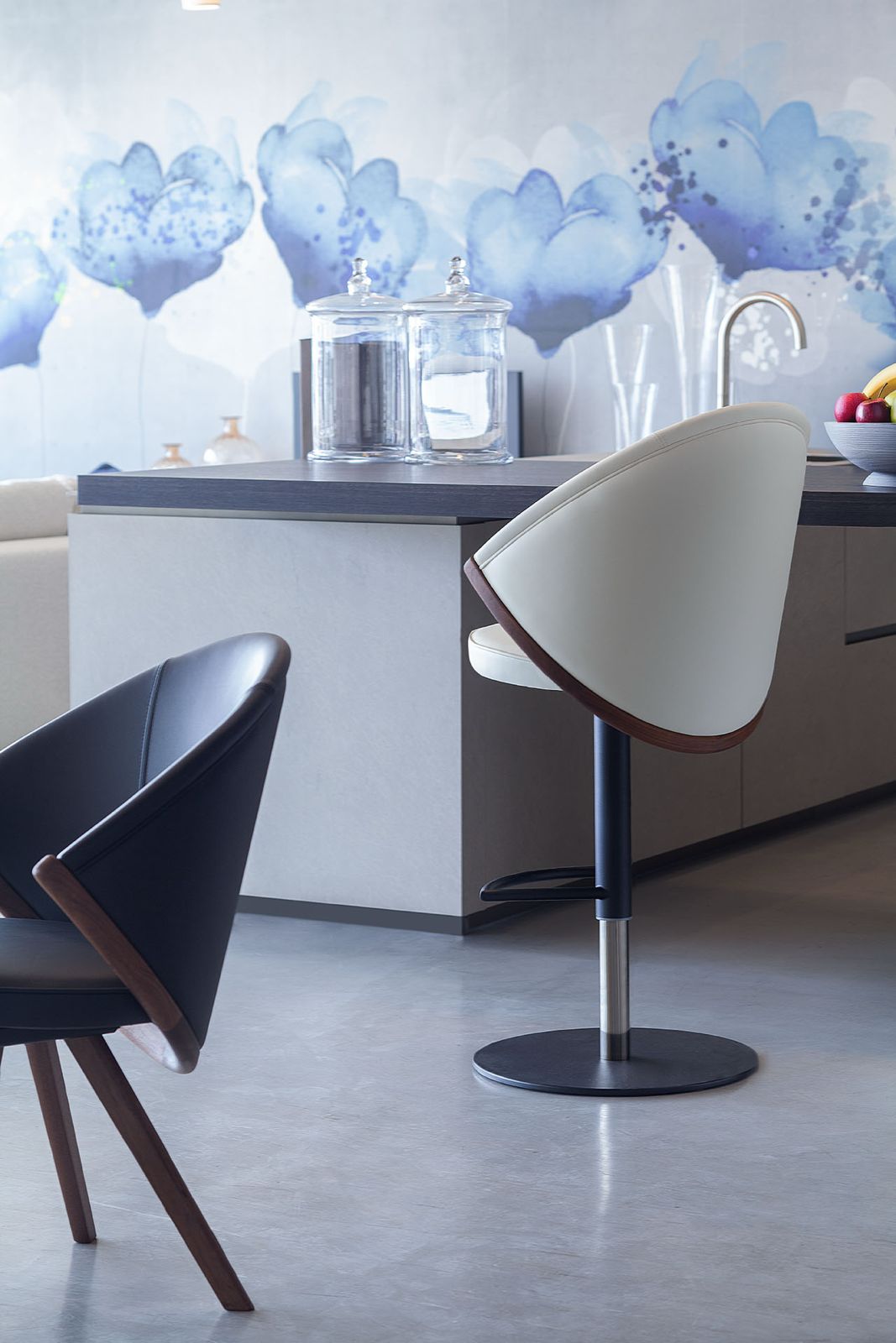 Peressini Casa - Bow stool - Scossa