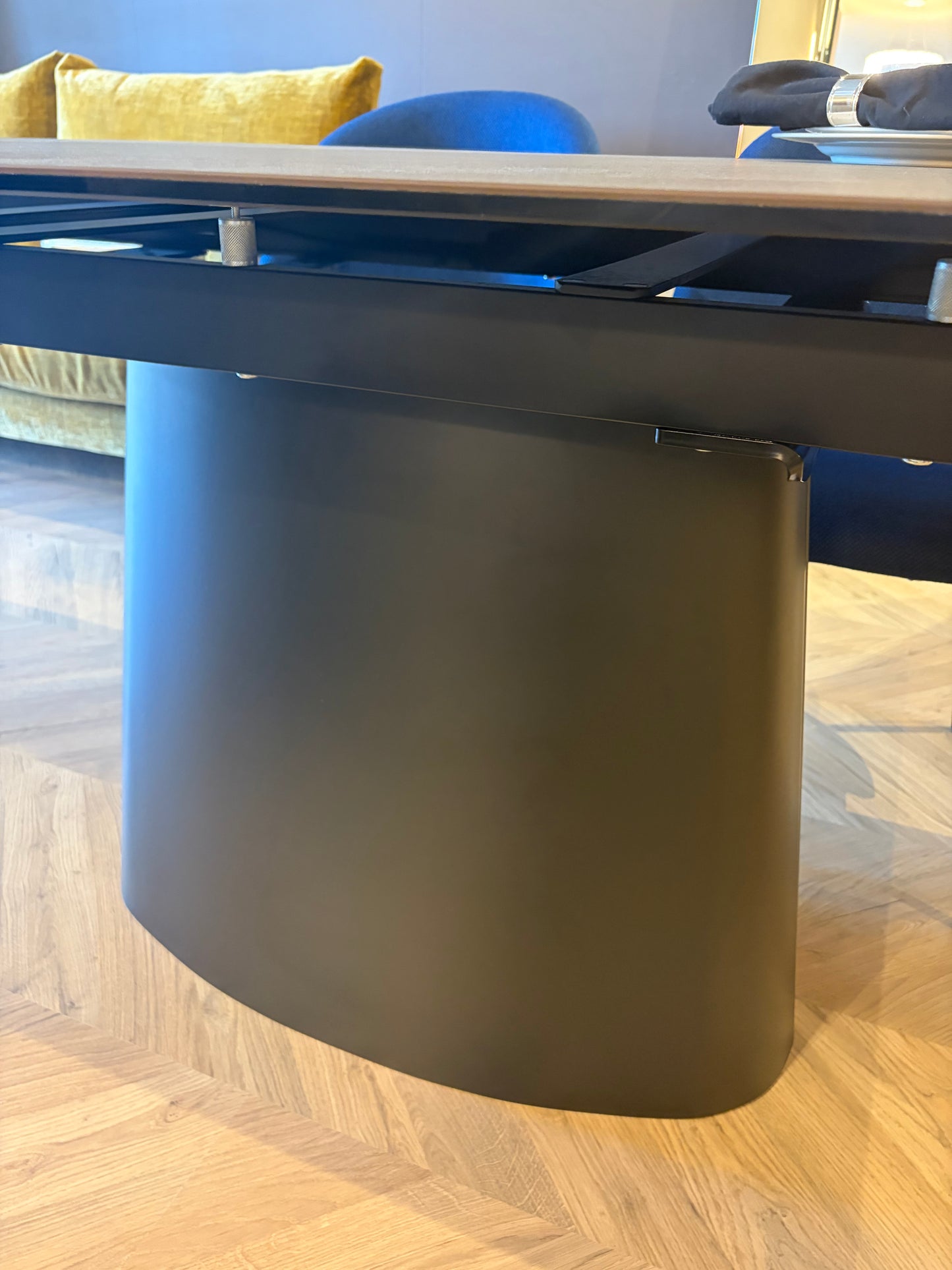 Connubia - Ellisse ceramic dining table (Clearance)