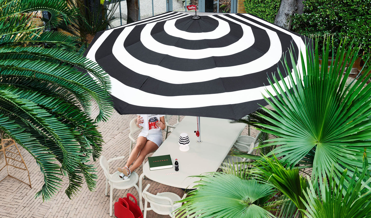 Fatboy - Stripesol parasol (ø350 cm) with base - Clearance - Scossa